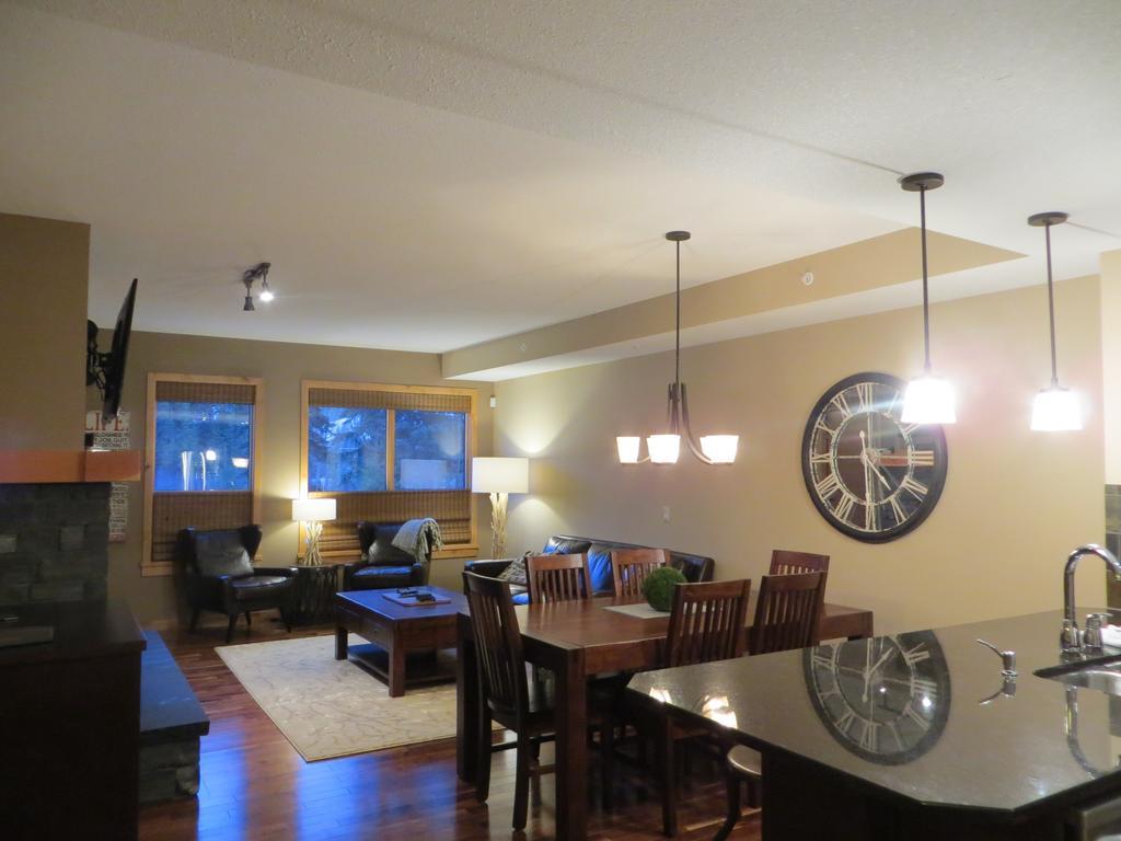 Luxury Canmore Vacations Pokoj fotografie