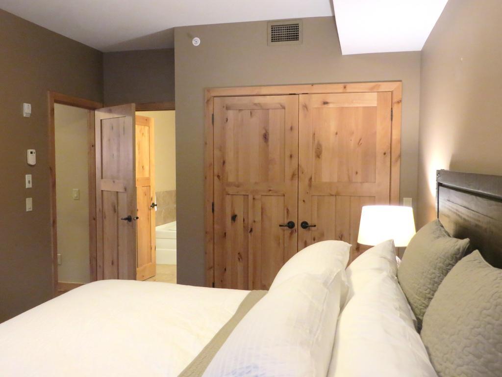 Luxury Canmore Vacations Pokoj fotografie